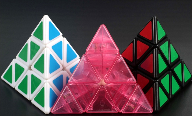 DaYan Pyraminx Speed Cube Transparent Pink